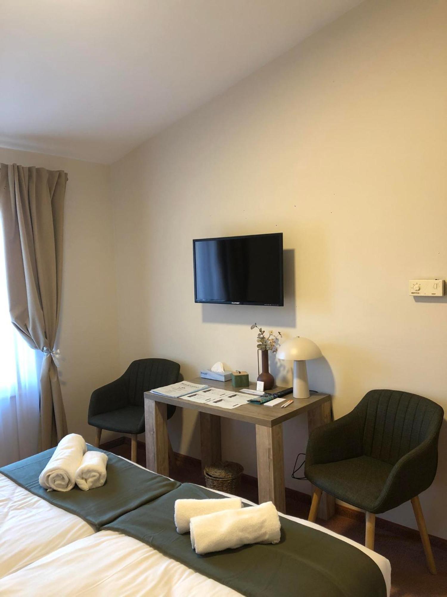 Kenguru Panzio Hotel Hodmezovasarhely Ngoại thất bức ảnh