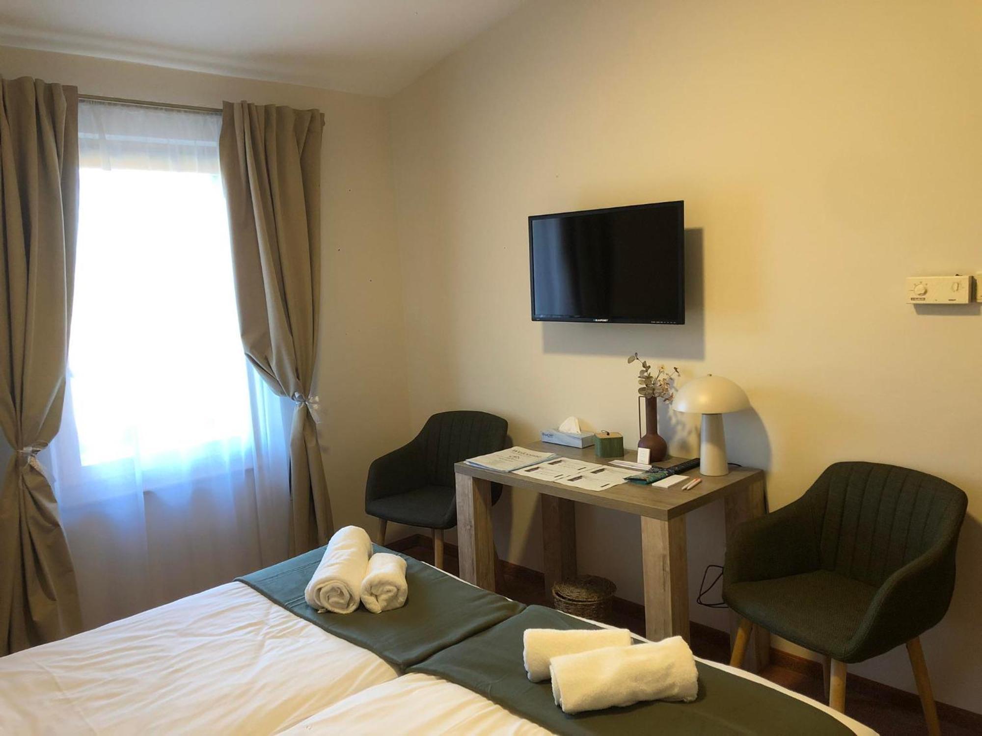 Kenguru Panzio Hotel Hodmezovasarhely Ngoại thất bức ảnh