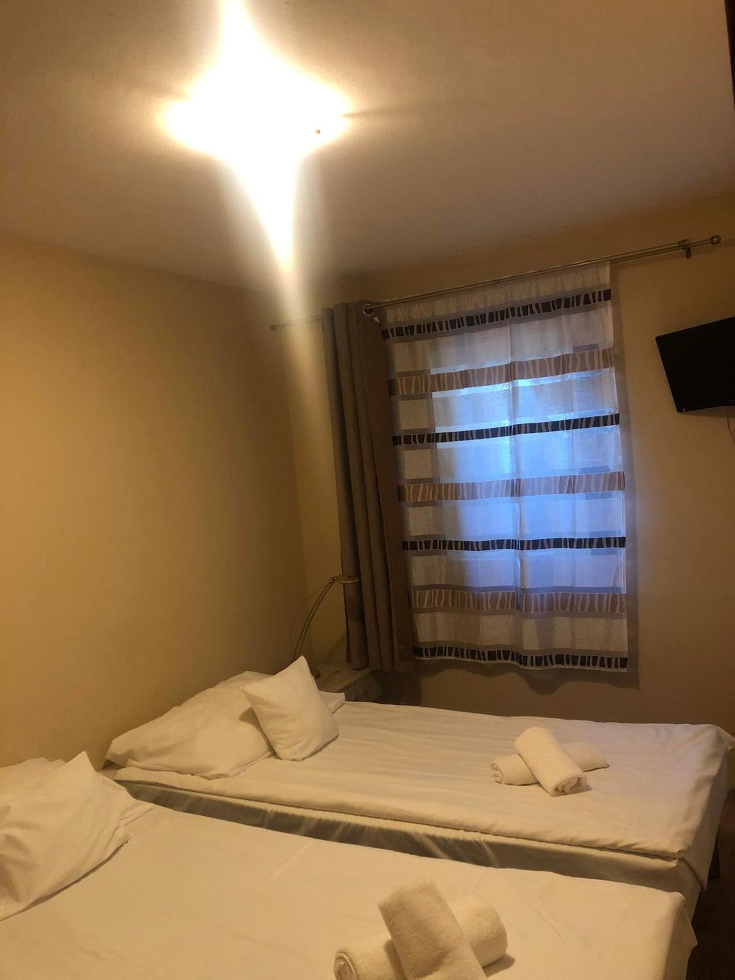Kenguru Panzio Hotel Hodmezovasarhely Ngoại thất bức ảnh