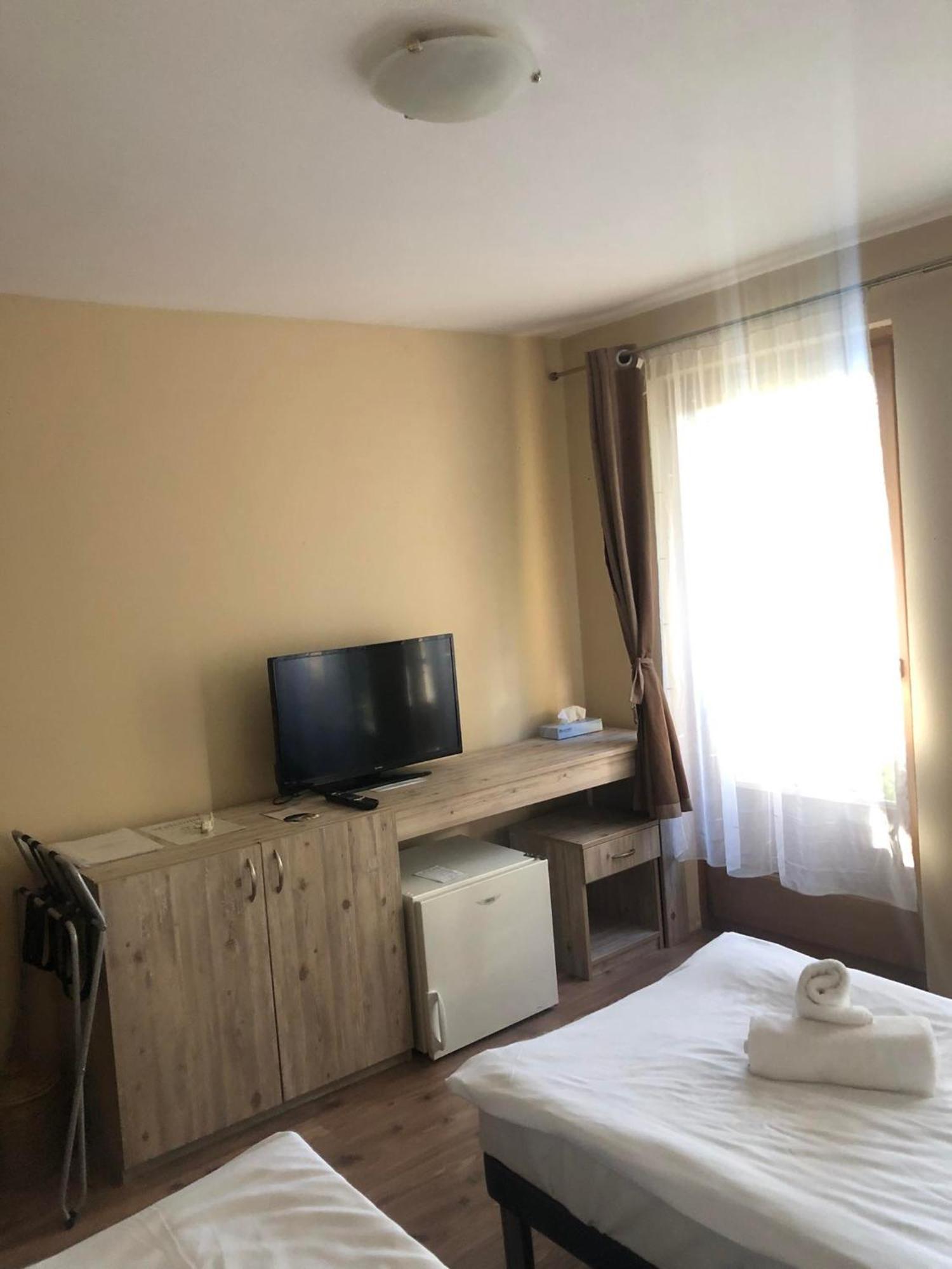 Kenguru Panzio Hotel Hodmezovasarhely Ngoại thất bức ảnh