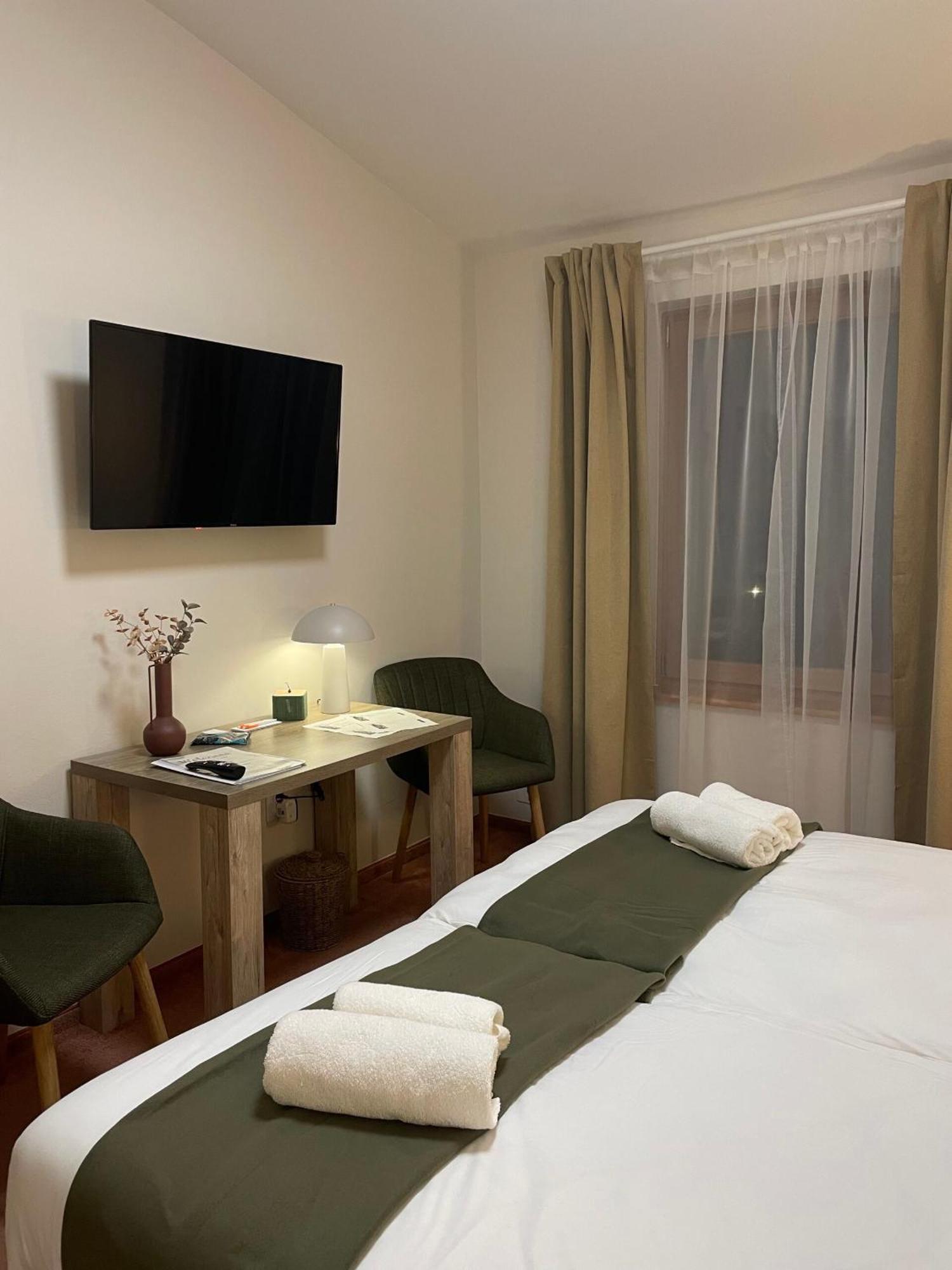 Kenguru Panzio Hotel Hodmezovasarhely Ngoại thất bức ảnh