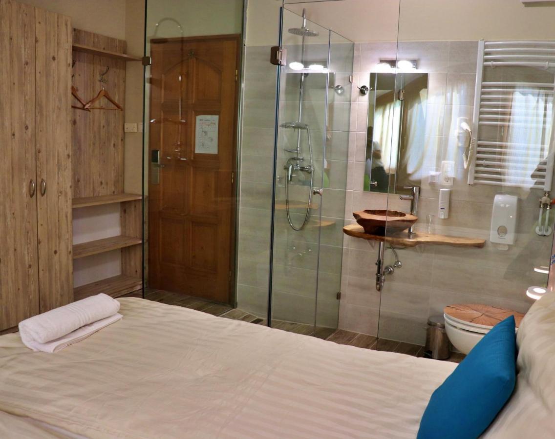 Kenguru Panzio Hotel Hodmezovasarhely Ngoại thất bức ảnh